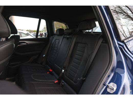 BMW X3 xDrive20i High Executive M Sport Automaat / Trekhaak / Sportstoelen / M Sportonderstel / Achterui... ActivLease financial lease