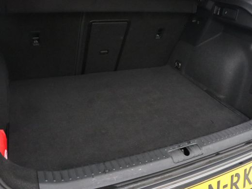 CUPRA Formentor 1.4 eHybrid VZ | 245pk | Stoelverwarming | Camera | Adaptive cruise | Sfeerverlichting | Navigati... ActivLease financial lease