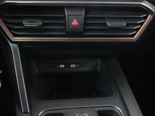 CUPRA Formentor 1.4 eHybrid VZ | 245pk | Stoelverwarming | Camera | Adaptive cruise | Sfeerverlichting | Navigati... ActivLease financial lease