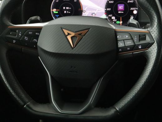 CUPRA Leon 1.4 eHybrid VZ | 245pk | Panoramadak | Stoelverwarming | Camera | Carplay | Adaptive cruise | Key... ActivLease financial lease