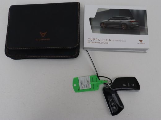 CUPRA Leon 1.4 eHybrid VZ | 245pk | Panoramadak | Stoelverwarming | Camera | Carplay | Adaptive cruise | Key... ActivLease financial lease