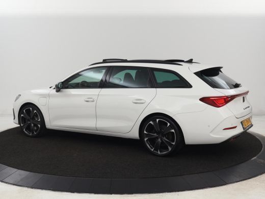 CUPRA Leon 1.4 eHybrid VZ | 245pk | Panoramadak | Stoelverwarming | Camera | Carplay | Adaptive cruise | Key... ActivLease financial lease