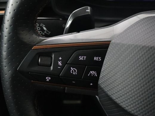 CUPRA Leon 1.4 eHybrid VZ | 245pk | Panoramadak | Stoelverwarming | Camera | Carplay | Adaptive cruise | Key... ActivLease financial lease