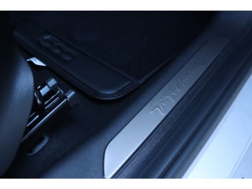 Fiat 500e Giorgio Armani Edition 42 kWh | Achteruitrijcamera | Apple Carplay/Android Auto|telefoonintegrati... ActivLease financial lease