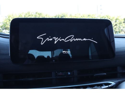 Fiat 500e Giorgio Armani Edition 42 kWh | Achteruitrijcamera | Apple Carplay/Android Auto|telefoonintegrati... ActivLease financial lease