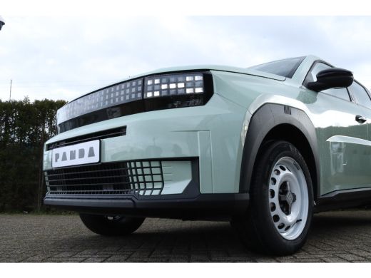 Fiat Grande Panda RED 11kW 44 kWh | Airco | Apple Carplay/Android Auto|telefoonintegratie premium | Cruise control ActivLease financial lease