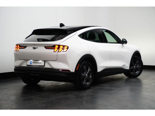 Ford Mustang Mach-E Mach-E Extended RWD 98 kWh | Pano-dak | Elektrische stoelen met Memory functie | Afneembare Trekh... ActivLease financial lease