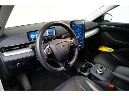 Ford Mustang Mach-E Mach-E Extended RWD 98 kWh | Pano-dak | Elektrische stoelen met Memory functie | Afneembare Trekh... ActivLease financial lease