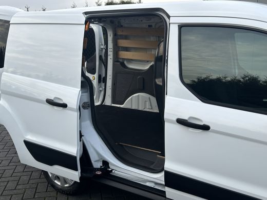 Ford Transit Connect 1.5 EcoBlue / L1H1 / 1e EIG. / 93.218 KM !! / TREKHAAK / AIRCO / CRUISE / NAVI / CAMERA / 3-ZITS ... ActivLease financial lease