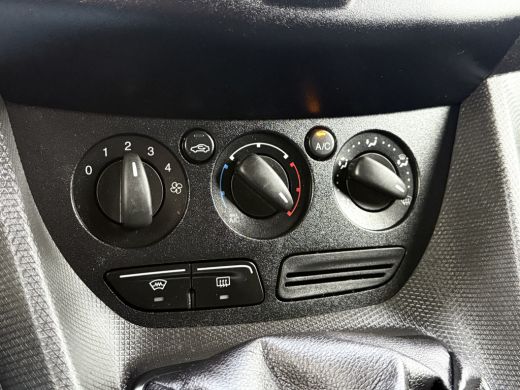 Ford Transit Connect 1.5 TDCI 101 PK / L2H1 / 1e EIG. / TREKHAAK / AIRCO / CRUISE / INRICHTING / 3-ZITS ActivLease financial lease