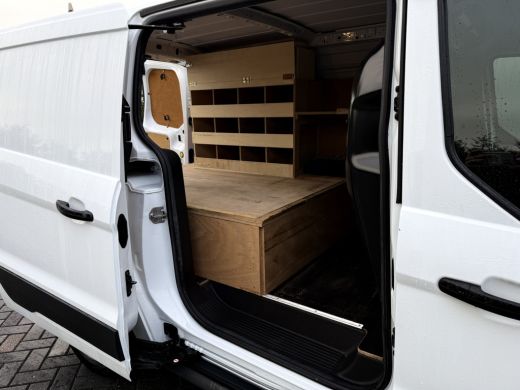 Ford Transit Connect 1.5 TDCI 101 PK / L2H1 / 1e EIG. / TREKHAAK / AIRCO / CRUISE / INRICHTING / 3-ZITS ActivLease financial lease