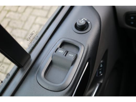 Ford Transit Custom 2.0 TDci 170pk Automaat L2 H1 Limited DC Black Line ActivLease financial lease