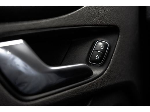 Ford Transit Custom 2.0 TDCI L2H1 Limited | 170PK | Cruise | Navi | Airco | Camera ActivLease financial lease