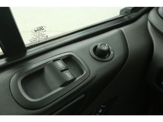 Ford Transit Custom 300 2.0 TDCI L2H1 | Airco | Cruise | 2800KG Trekgew. | Trekh. | 3-Zits | Navi | Carplay | Parkeer... ActivLease financial lease