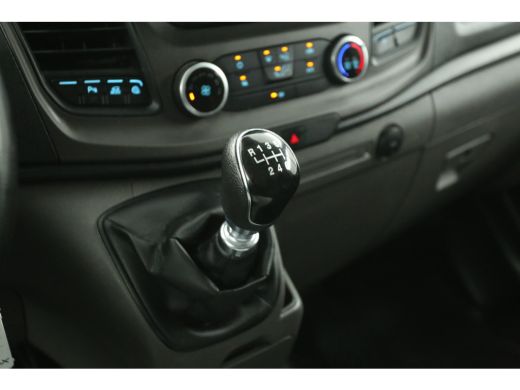 Ford Transit Custom 300 2.0 TDCI L2H1 | Airco | Cruise | 2800KG Trekgew. | Trekh. | 3-Zits | Navi | Carplay | Parkeer... ActivLease financial lease