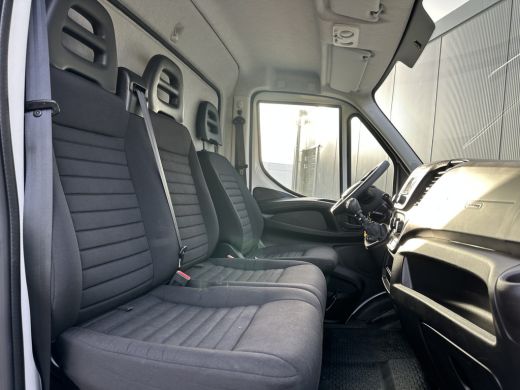 Iveco Daily 35C16H 2.3 D 157 PK / ZEER NETJES !! / HYDRAULISCHE LAADKLEP / BAKWAGEN / 73.281 KM ! / AIRCO / 3... ActivLease financial lease