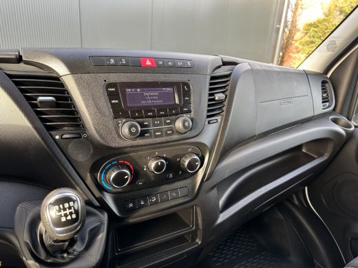 Iveco Daily 35C16H 2.3 D 157 PK / ZEER NETJES !! / HYDRAULISCHE LAADKLEP / BAKWAGEN / 73.281 KM ! / AIRCO / 3... ActivLease financial lease