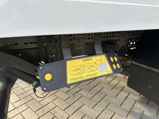 Iveco Daily 35C16H 2.3 D 157 PK / ZEER NETJES !! / HYDRAULISCHE LAADKLEP / BAKWAGEN / 73.281 KM ! / AIRCO / 3... ActivLease financial lease