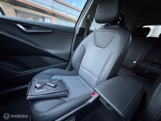 Kia Niro 1.6 GDi Hybrid DynamicLine Edition Velgen 18 inch , Navigatie & Camera achter , Parkeerhulp voor ... ActivLease financial lease