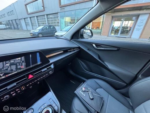 Kia Niro 1.6 GDi Hybrid DynamicLine Edition Velgen 18 inch , Navigatie & Camera achter , Parkeerhulp voor ... ActivLease financial lease