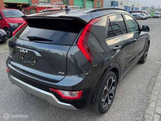 Kia Niro 1.6 GDi Hybrid DynamicLine Edition Velgen 18 inch , Navigatie & Camera achter , Parkeerhulp voor ... ActivLease financial lease