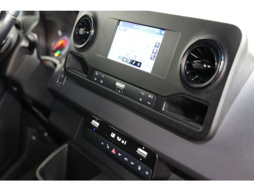 Mercedes-Benz Sprinter 317 1.9 CDI L1H1 AUTOMAAT 2000KG TREKVERMOGEN ActivLease financial lease