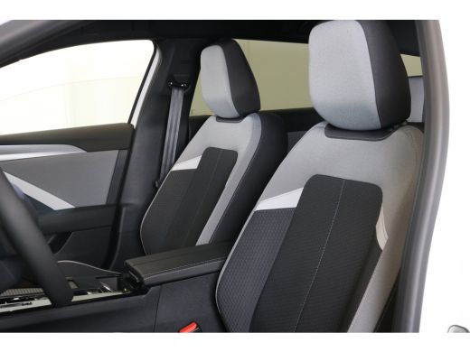 Opel Astra Electric 54 kWh Business Edition | Navi | Camera | Winterpakket | LMV 18"| PDC V+A | DAB | AD. Cr... ActivLease financial lease