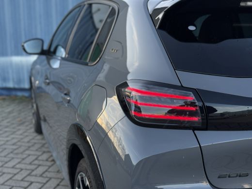 Peugeot 208 1.2 Hybrid 145 e-DCS6 GT 1.2 Hybrid 145 e-DCS6 GT achter camera | voor camera | parkeer sensoren ... ActivLease financial lease