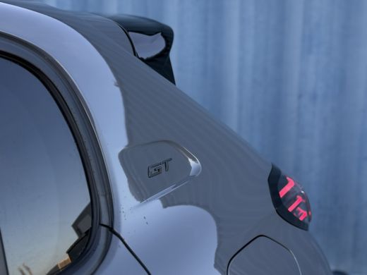 Peugeot 208 1.2 Hybrid 145 e-DCS6 GT 1.2 Hybrid 145 e-DCS6 GT achter camera | voor camera | parkeer sensoren ... ActivLease financial lease