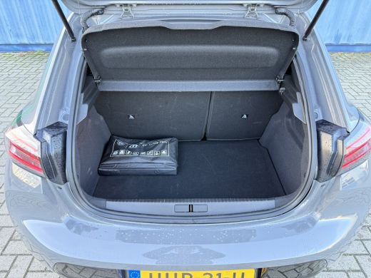Peugeot 208 1.2 Hybrid 145 e-DCS6 GT 1.2 Hybrid 145 e-DCS6 GT achter camera | voor camera | parkeer sensoren ... ActivLease financial lease