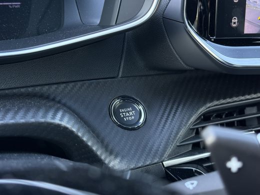 Peugeot 208 1.2 Hybrid 145 e-DCS6 GT 1.2 Hybrid 145 e-DCS6 GT achter camera | voor camera | parkeer sensoren ... ActivLease financial lease