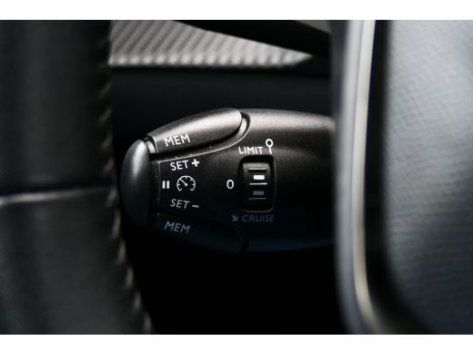 Peugeot 208 1.2 PURETECH 100PK 5-DRS ALLURE PACK / NAVI / LED / PDC / 16"LMV / CAMERA / BLUETOOTH / CRUISECON... ActivLease financial lease