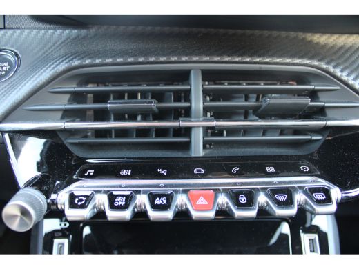 Peugeot 208 1.2 PureTech GT-Line | Achterbank in delen neerklapbaar | Achteruitrijcamera | Airco (automatisch) ActivLease financial lease