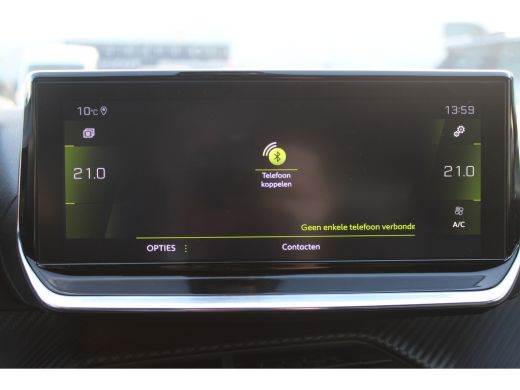 Peugeot 208 1.2 PureTech GT-Line | Achterbank in delen neerklapbaar | Achteruitrijcamera | Airco (automatisch) ActivLease financial lease