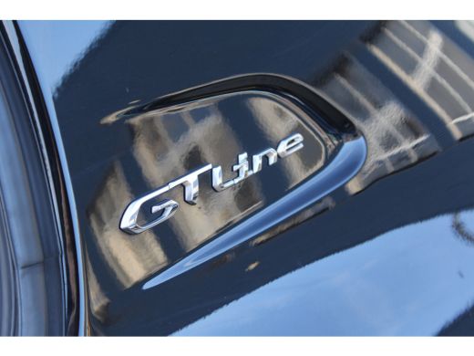 Peugeot 208 1.2 PureTech GT-Line | Achterbank in delen neerklapbaar | Achteruitrijcamera | Airco (automatisch) ActivLease financial lease