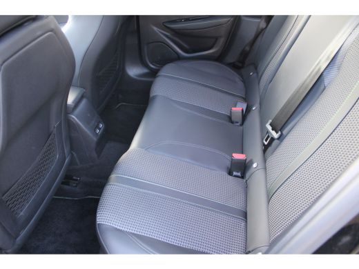 Peugeot 208 1.2 PureTech GT-Line | Achterbank in delen neerklapbaar | Achteruitrijcamera | Airco (automatisch) ActivLease financial lease