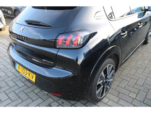 Peugeot 208 1.2 PureTech GT-Line | Achterbank in delen neerklapbaar | Achteruitrijcamera | Airco (automatisch) ActivLease financial lease