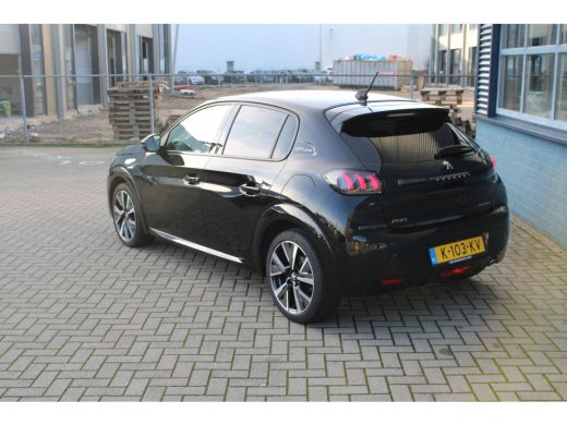 Peugeot 208 1.2 PureTech GT-Line | Achterbank in delen neerklapbaar | Achteruitrijcamera | Airco (automatisch) ActivLease financial lease