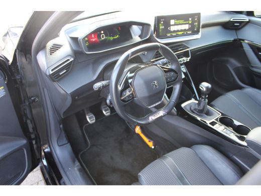 Peugeot 208 1.2 PureTech GT-Line | Achterbank in delen neerklapbaar | Achteruitrijcamera | Airco (automatisch) ActivLease financial lease