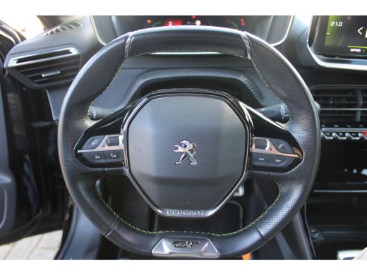 Peugeot 208 1.2 PureTech GT-Line | Achterbank in delen neerklapbaar | Achteruitrijcamera | Airco (automatisch) ActivLease financial lease