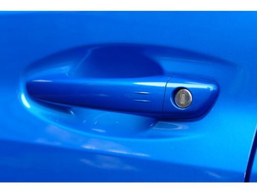 Peugeot 208 HYBRID 100PK 5-DRS GT AUTOMAAT / NAVI / CLIMA / PDC / 17"LMV / CAMERA / KEYLESS / FULL-LED / BLUE... ActivLease financial lease