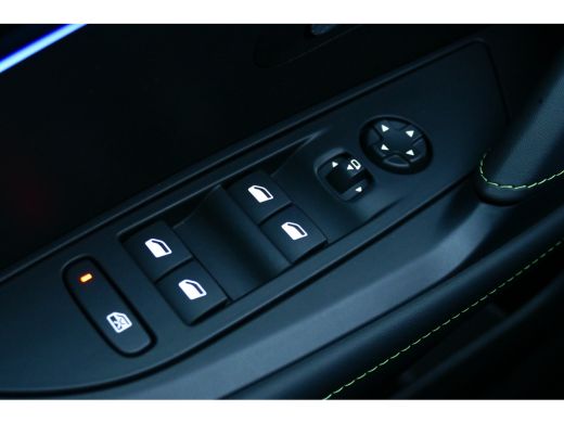 Peugeot 208 HYBRID 100PK 5-DRS GT AUTOMAAT / NAVI / CLIMA / PDC / 17"LMV / CAMERA / KEYLESS / FULL-LED / BLUE... ActivLease financial lease