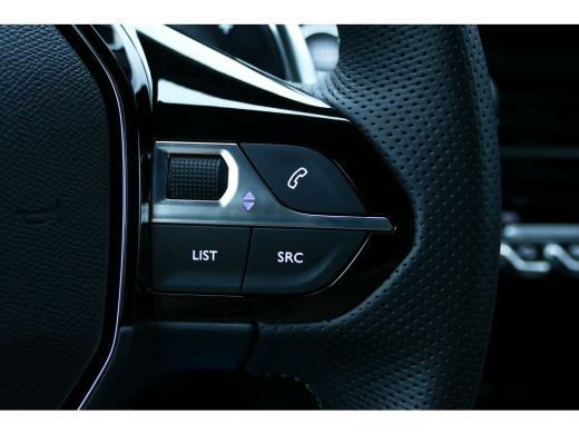 Peugeot 208 HYBRID 100PK 5-DRS GT AUTOMAAT / NAVI / CLIMA / PDC / 17"LMV / CAMERA / KEYLESS / FULL-LED / BLUE... ActivLease financial lease