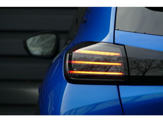 Peugeot 208 HYBRID 100PK 5-DRS GT AUTOMAAT / NAVI / CLIMA / PDC / 17"LMV / CAMERA / KEYLESS / FULL-LED / BLUE... ActivLease financial lease