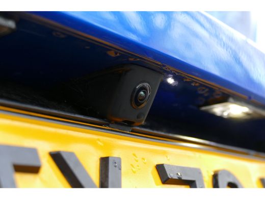 Peugeot 208 HYBRID 100PK 5-DRS GT AUTOMAAT / NAVI / CLIMA / PDC / 17"LMV / CAMERA / KEYLESS / FULL-LED / BLUE... ActivLease financial lease