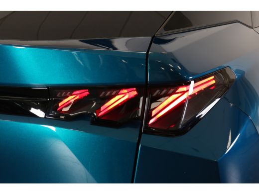 Peugeot 3008 1.2 Hybrid 145 GT Exclusive | Navi | Camera | Stoelverw. | Achterbank verw. | Stuur verw. | Camer... ActivLease financial lease
