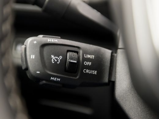 Peugeot 3008 1.2 PureTech Allure Sport (FACELIFT, VIRTUAL COCKPIT, APPLE CARPLAY, GROOT NAVI, LEDER, 360 CAMER... ActivLease financial lease