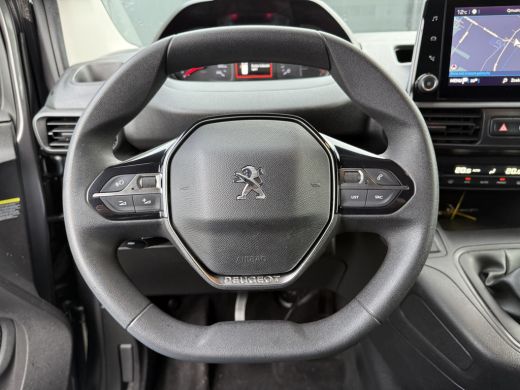 Peugeot Partner 1.5 BlueHDI 131 PK / L1H1 / ADAPTIVE CRUISE / 3-ZITS / CAMERA / TREKHAAK / KEYLESS / LMV ActivLease financial lease