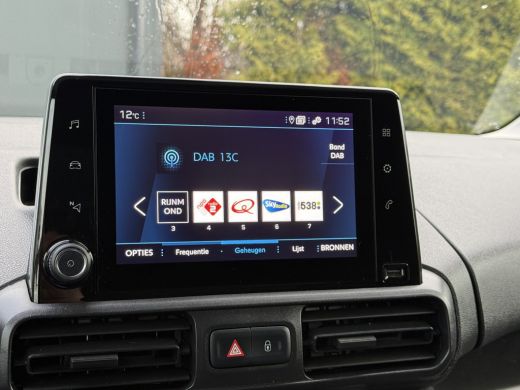 Peugeot Partner 1.5 BlueHDI 131 PK / L1H1 / ADAPTIVE CRUISE / 3-ZITS / CAMERA / TREKHAAK / KEYLESS / LMV ActivLease financial lease