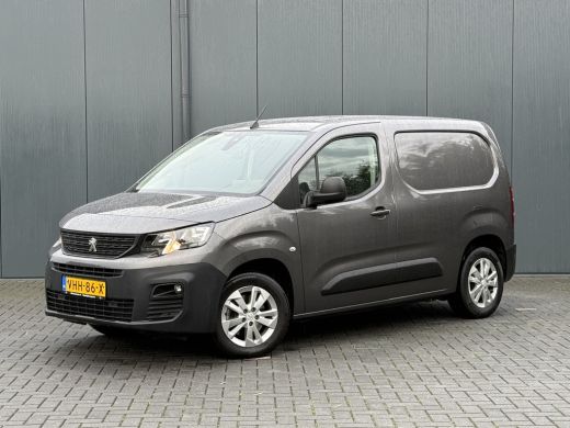 Peugeot Partner 1.5 BlueHDI 131 PK / L1H1 / ADAPTIVE CRUISE / 3-ZITS / CAMERA / TREKHAAK / KEYLESS / LMV ActivLease financial lease